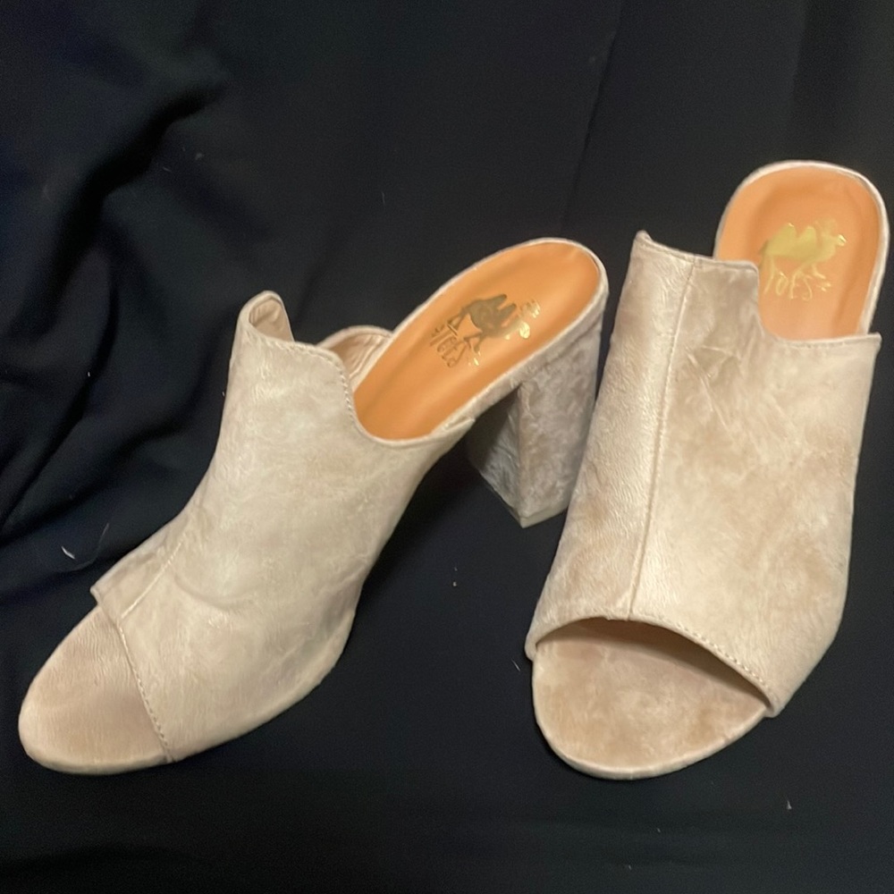 Tan heel sandal mules